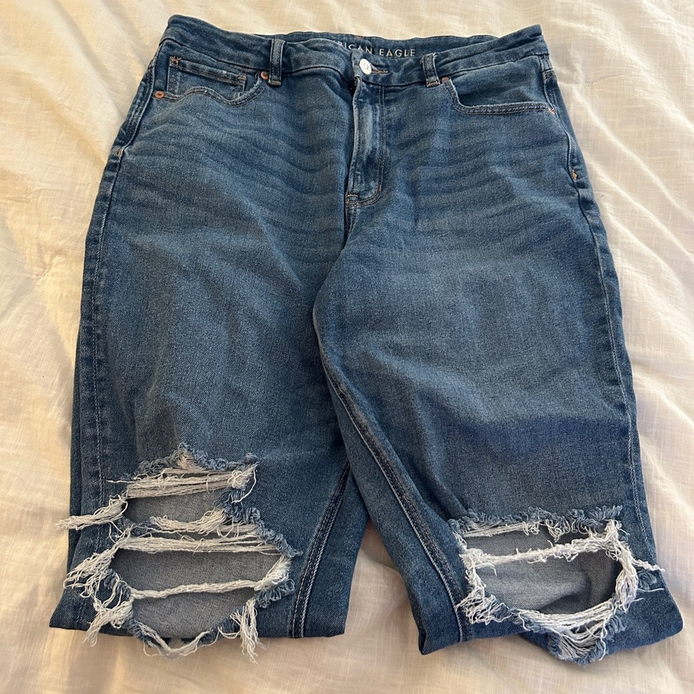 AE CURVY MOM JEAN